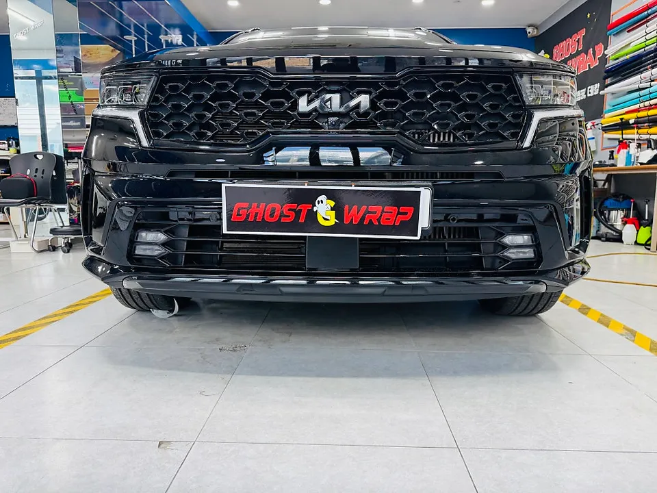 Kia Sorentoのカーラッピング事例 施工写真 1-2