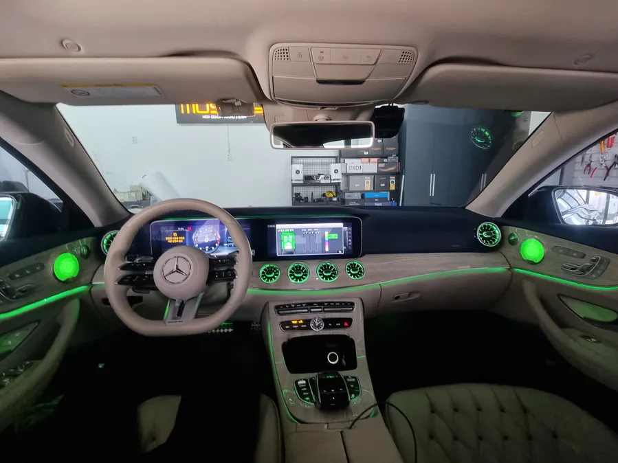 Mercedes-Benz E-Class Coupe ambient lighting - Mercedes-Benz E-Class Coupe Ambient Lighting Review — Cost photo 5