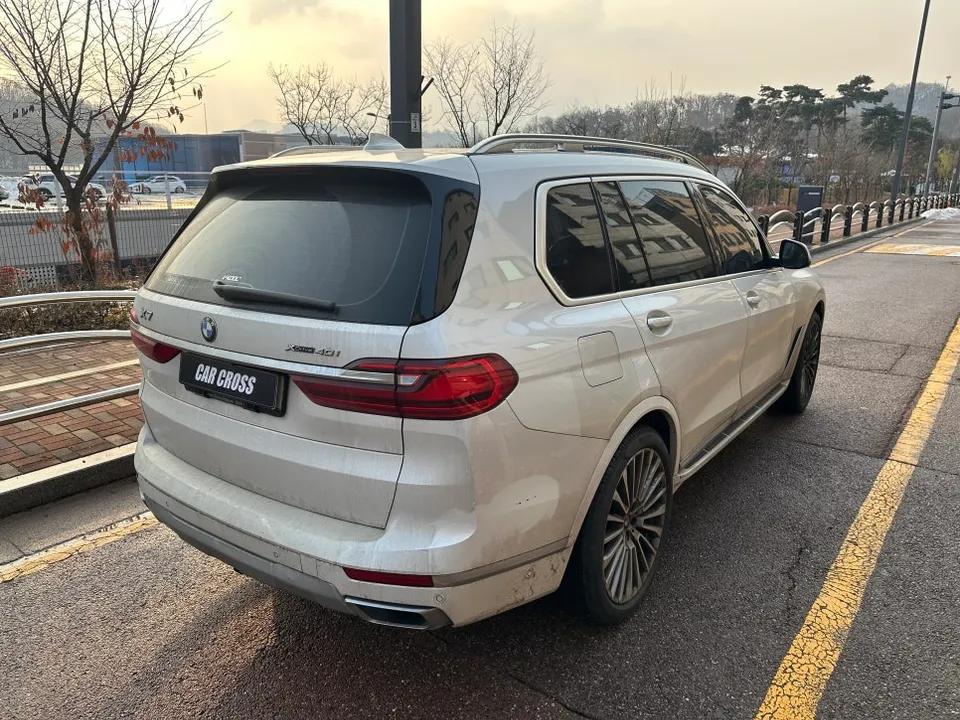 BMW X7のカーラッピング事例|サテンブラックとクロームdelete 施工写真 3-1