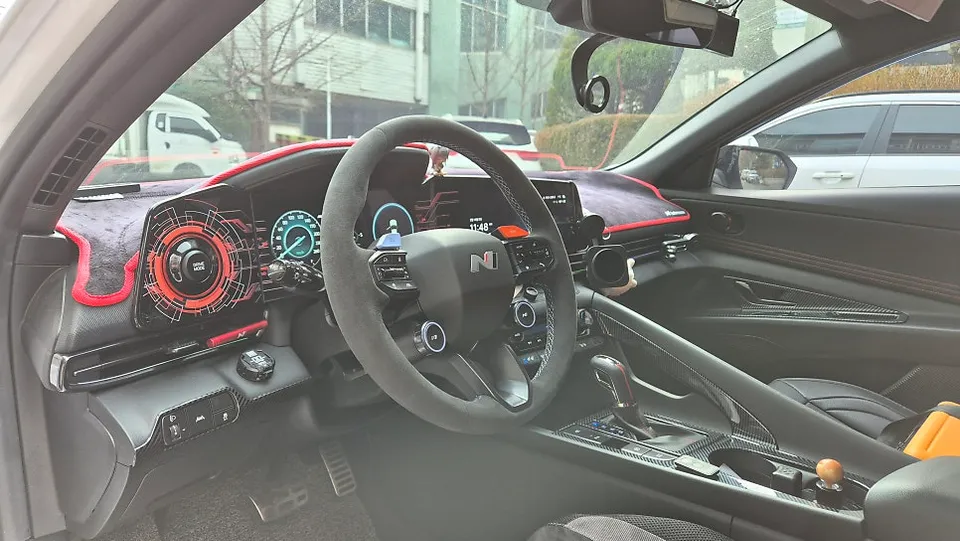 Hyundai Elantra N steering wheel - Hyundai Elantra N Steering Wheel Customization Review photo 4