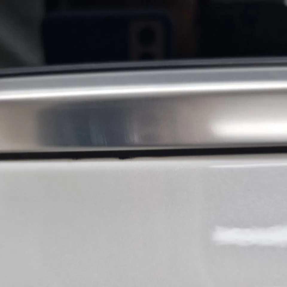 Kia K8のカーラッピング事例：クローム除去で洗練された印象に 施工写真 2-2