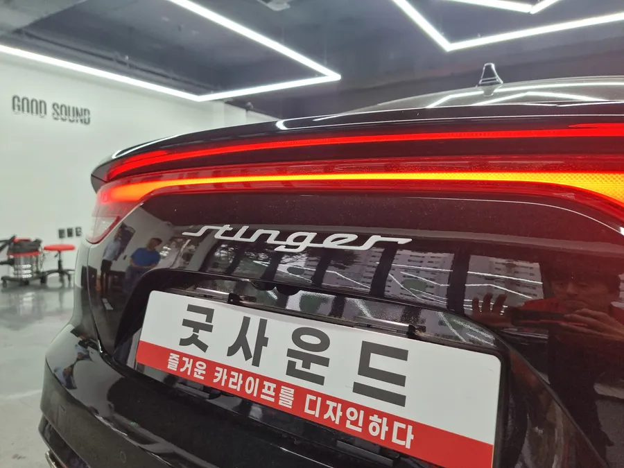 Kia Stingerのカーオーディオ施工事例 施工写真 1-1