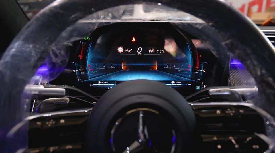 Mercedes-Benz S63 AMG ambient lighting review