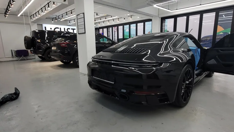 Audi RSのカーフィルム施工事例|費用目安・仕上がり 施工写真 2-1