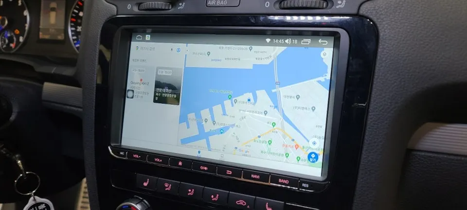 Volkswagen SciroccoのAndroid Auto・CarPlay取付事例 施工写真 3-2