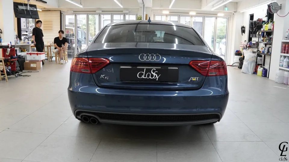 Audi A5のカーラッピング事例|費用目安・仕上がり 施工写真 2-1