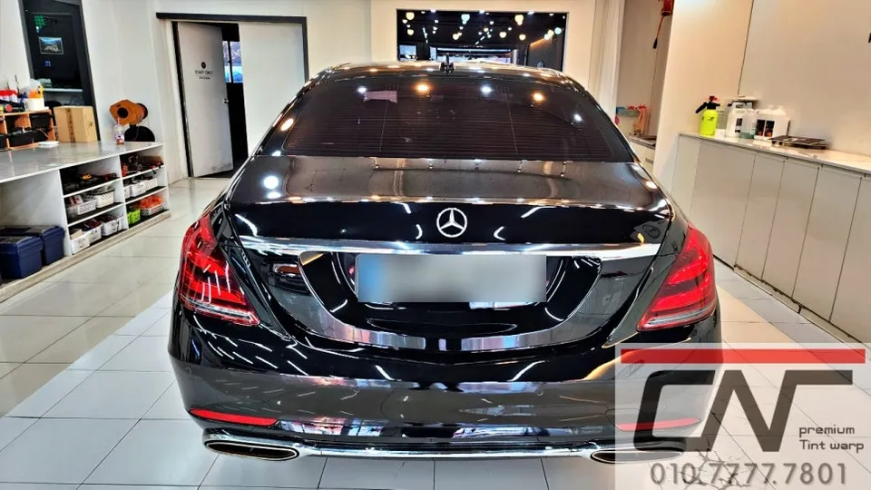 Mercedes-Benz S-Class W222 カーフィルム施工事例：費用目安と仕上がり 施工写真 2-1
