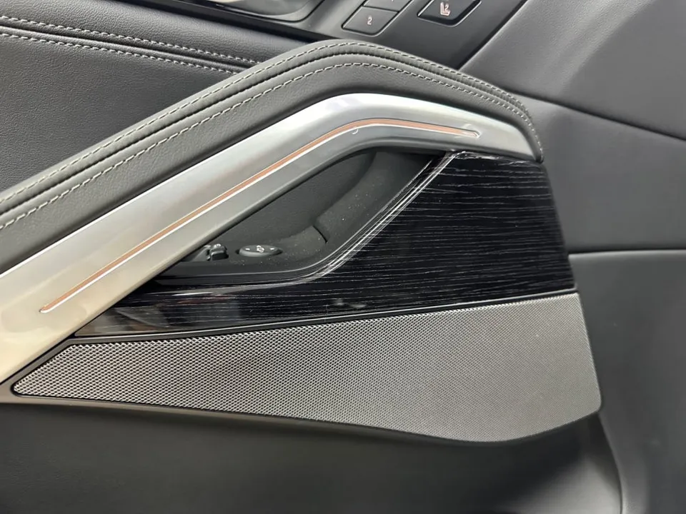 BMW X6のカーラッピング事例|内装・外装のカスタム 施工写真 1-3