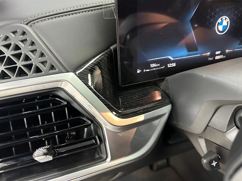 BMW X6のカーラッピング事例|内装・外装のカスタム 施工写真 2-3