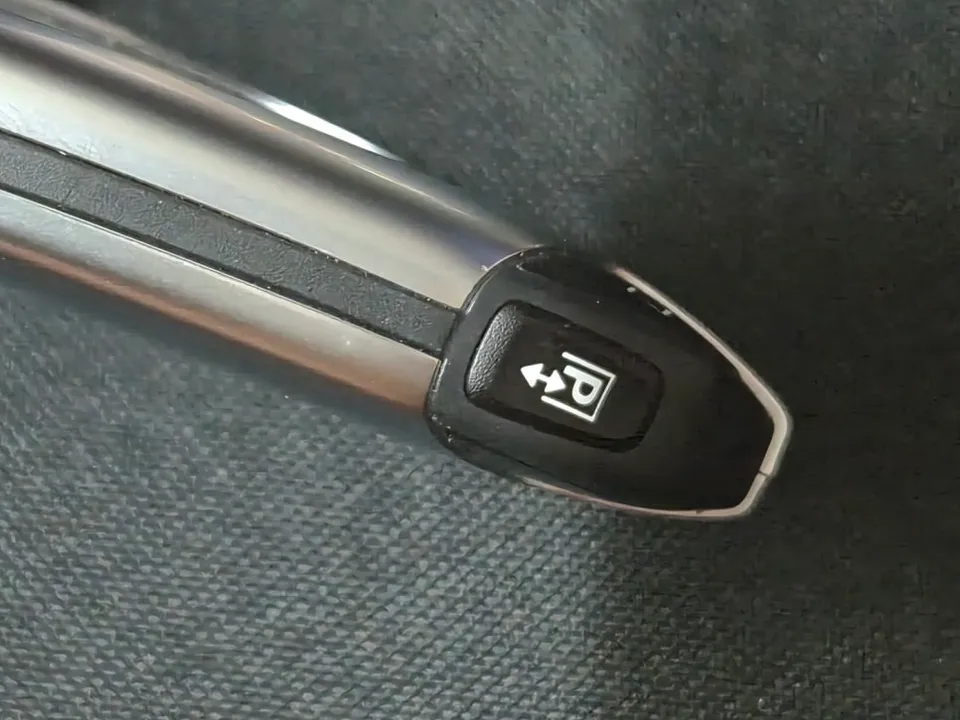 BMW 7 Series G11/G12 oem options - BMW 7 Series G11/G12 OEM Options Review photo 4