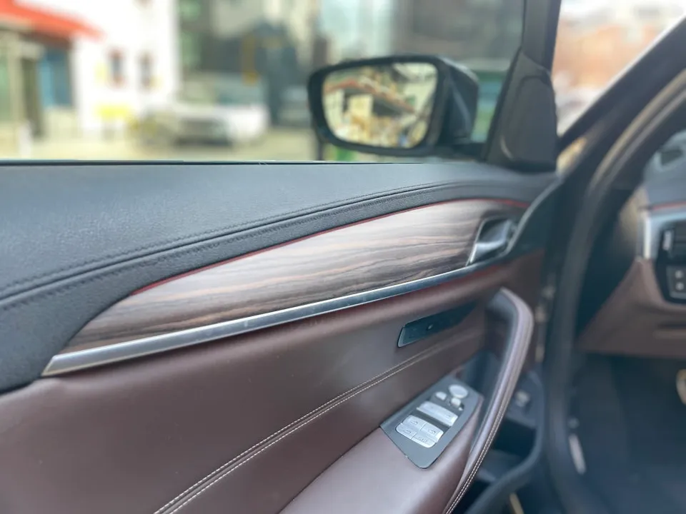 BMW 5 Series G30 ambient lighting - BMW 5 Series G30 Ambient Lighting Review - Cost & Results photo 6