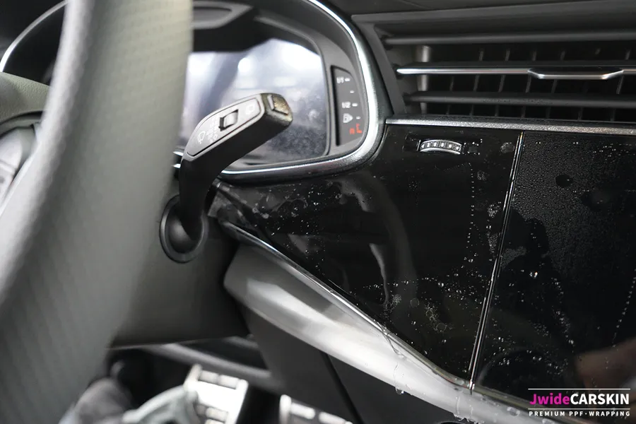 Audi Q8 ppf - Audi Q8 PPF Review: Protecting High-Gloss Interiors photo 3