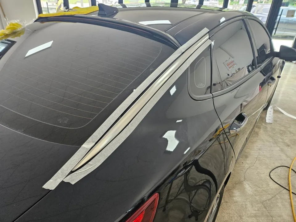 Kia K5のカーフィルム施工事例|断熱・スモーク効果 施工写真 3-2