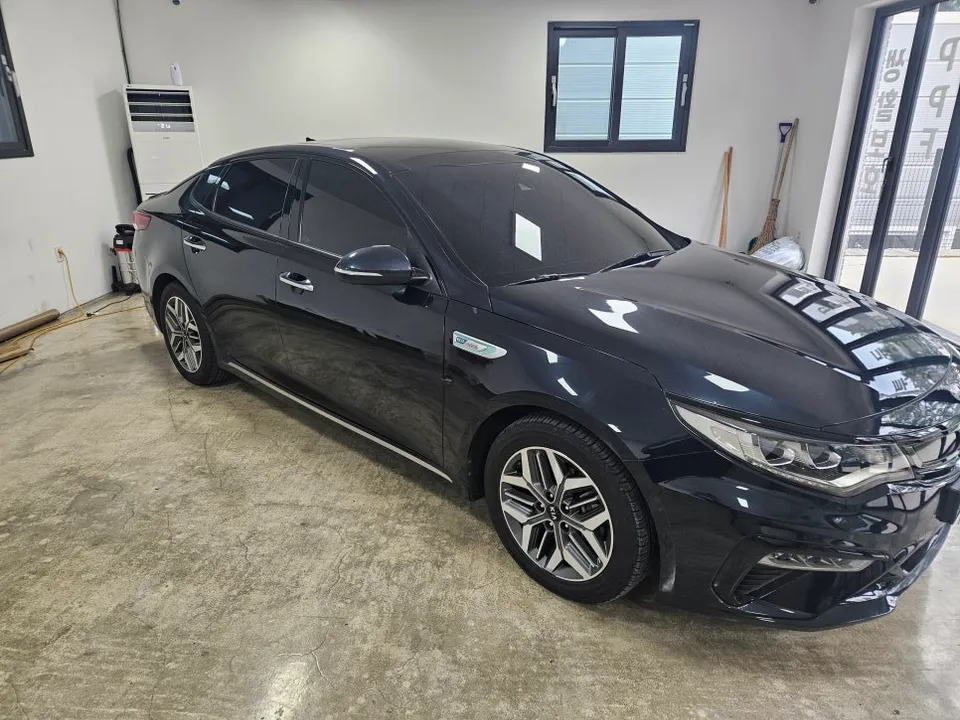 Kia K5のカーフィルム施工事例|断熱・スモーク効果 施工写真 3-3