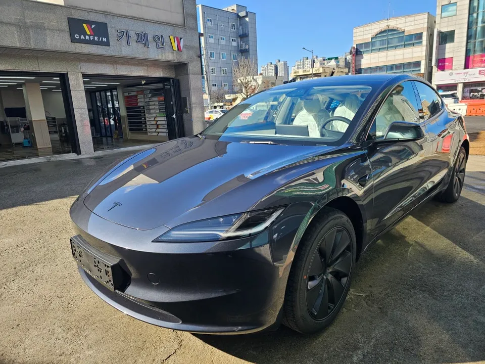 Tesla Tesla seat ventilation - Tesla Model 3 Seat Ventilation & Heating Review photo 3