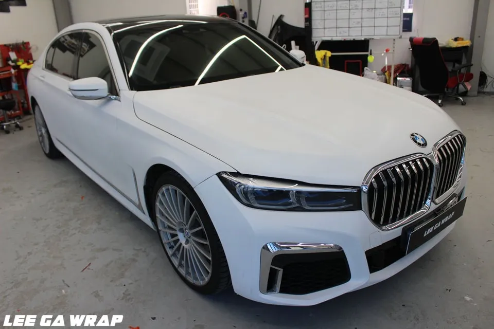 BMW 7 Seriesのカーラッピング事例|費用目安・仕上がり 施工写真 1-1