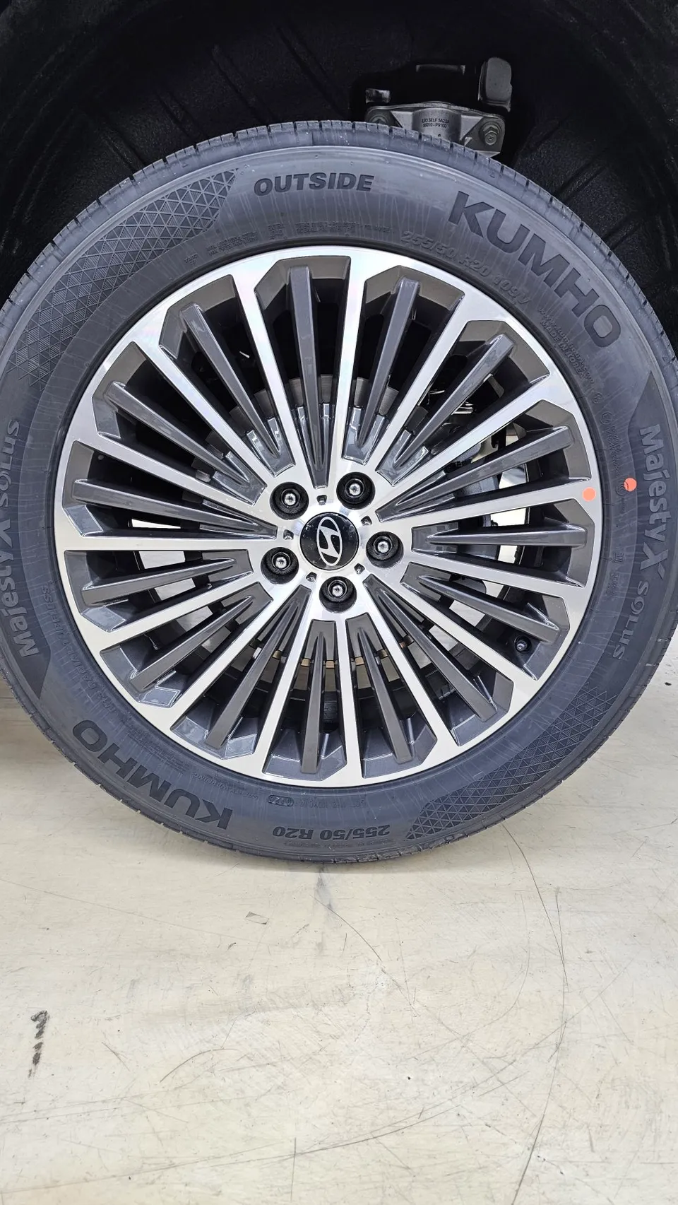 Hyundai Palisade wheel repair installation result