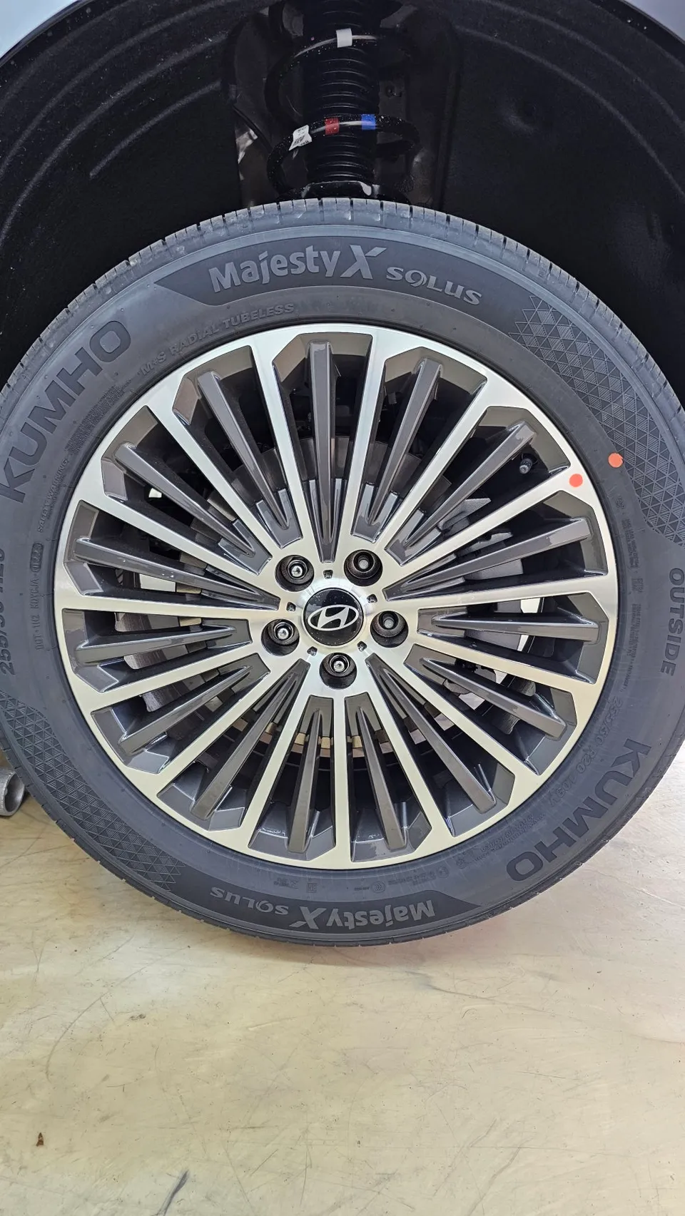 Hyundai Palisade wheel repair - Hyundai Palisade Wheel Repair & Painting Review photo 3