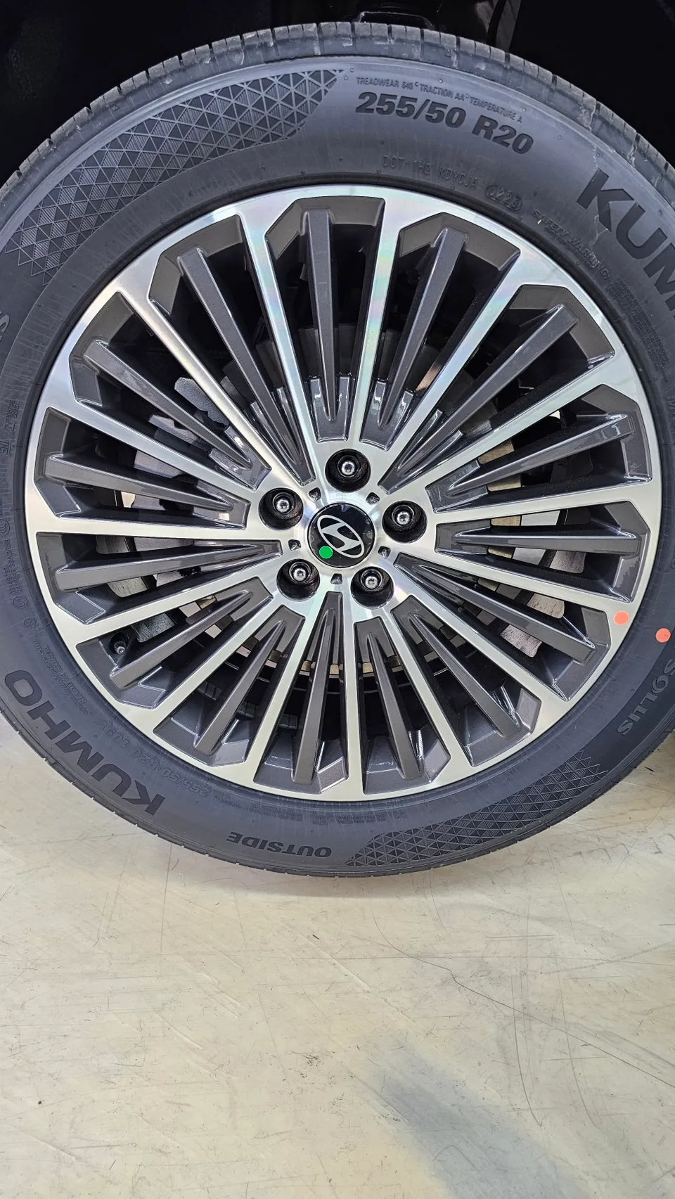 Hyundai Palisade wheel repair - Hyundai Palisade Wheel Repair & Painting Review photo 4
