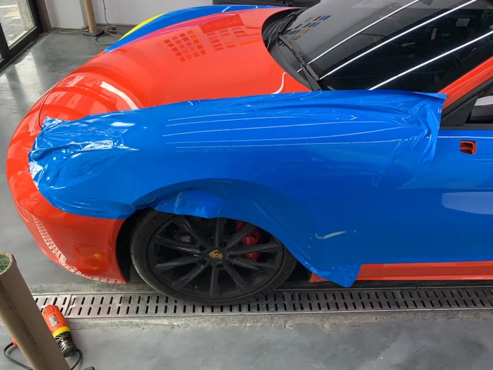 ポルシェ911のカーラッピング事例|色替えで劇的変化 施工写真 3-2