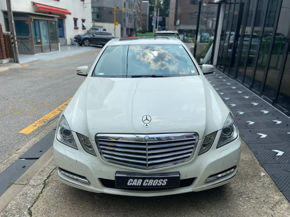 メルセデス・ベンツ Eクラス W212の室内ラッピング事例 写真