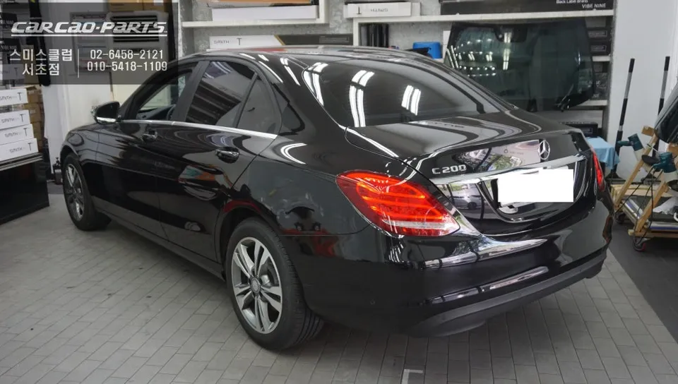 Mercedes-Benz C200のAndroid Auto・CarPlay取付事例 施工写真 3-2