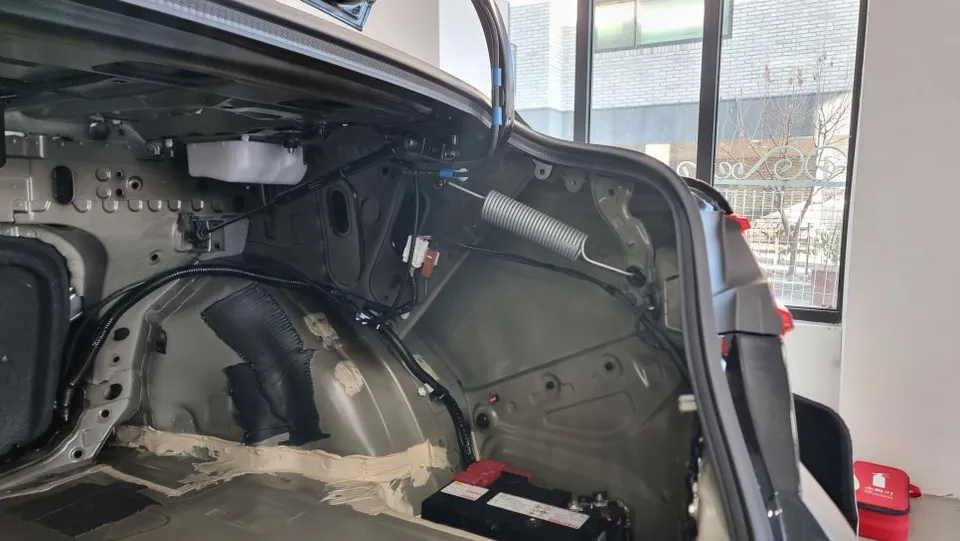 Toyota Camry oem options - Toyota Camry Power Trunk Retrofit Review photo 4