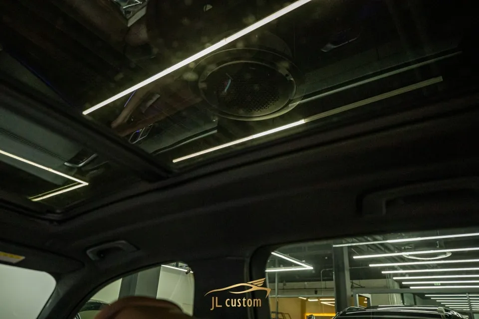 BMW X5 ambient lighting - BMW X5 Ambient Lighting Review - Enhanced Interior Mood photo 4