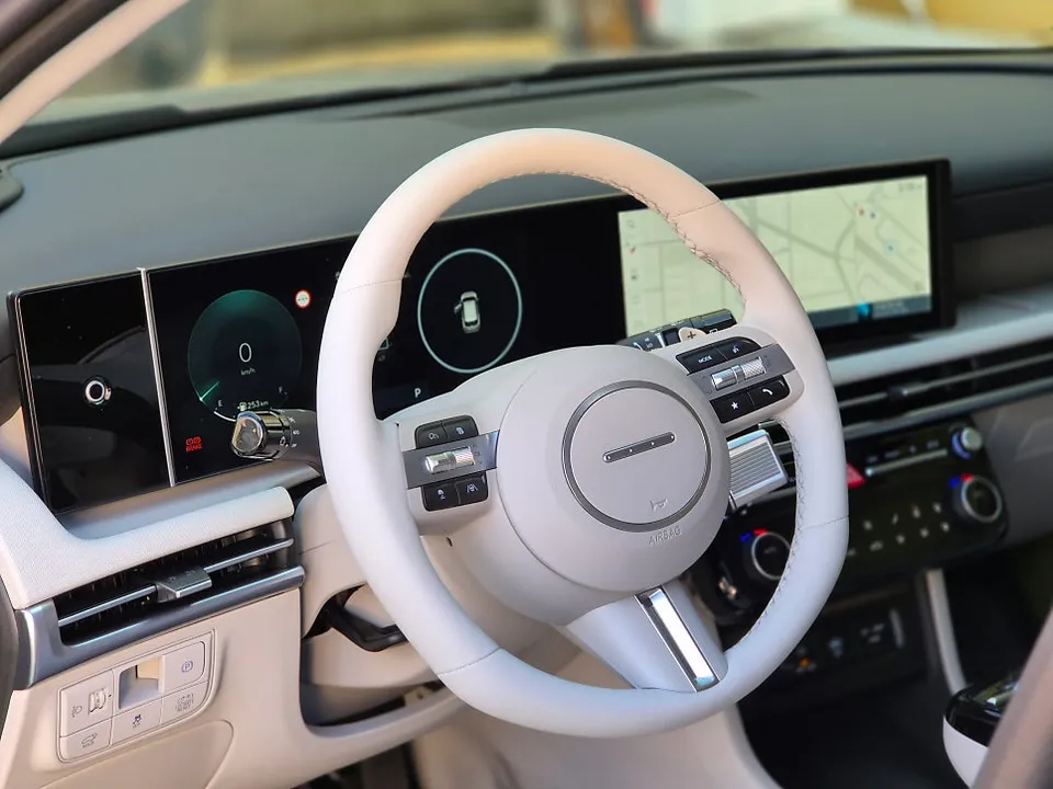Hyundai Tucson NX4 steering wheel - Hyundai Tucson NX4 Steering Wheel Customization Review photo 3