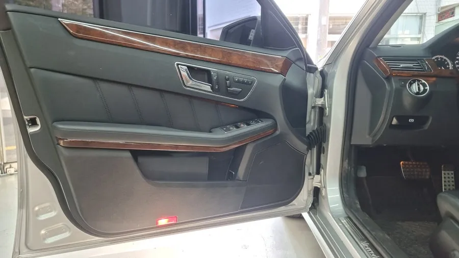 Mercedes-Benz E-Class W213のカーオーディオ施工事例 施工写真 2-1