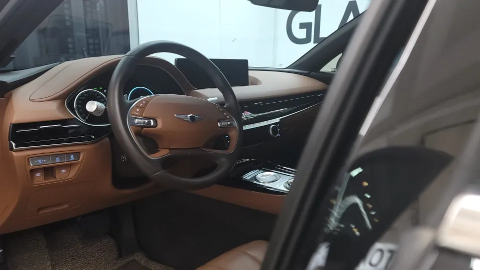 Genesis G80のカーフィルム施工事例｜費用目安と仕上がり 施工写真 2-3