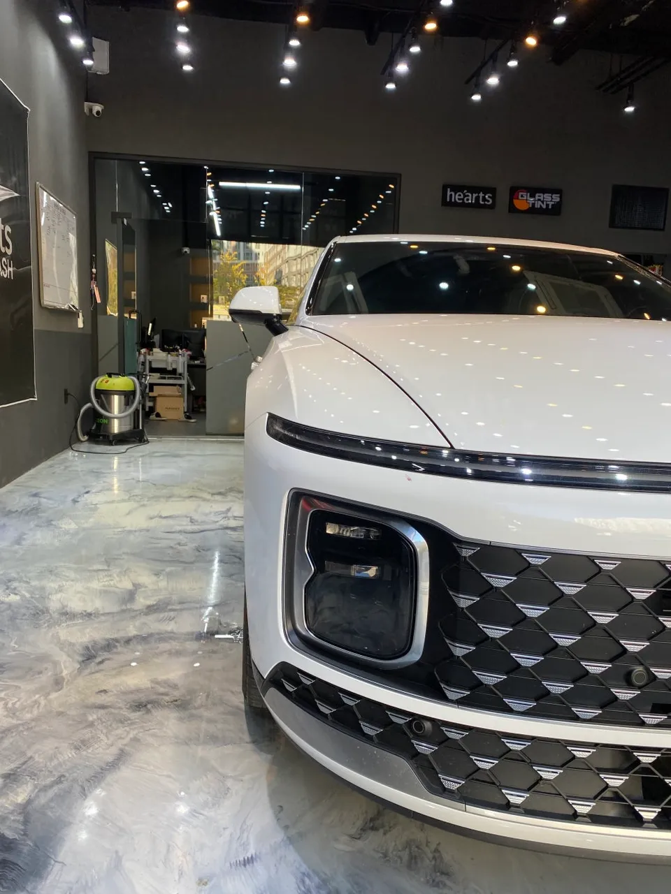 Hyundai Grandeur GN7のガラスコーティング事例|費用目安・仕上がり 施工写真 3-1