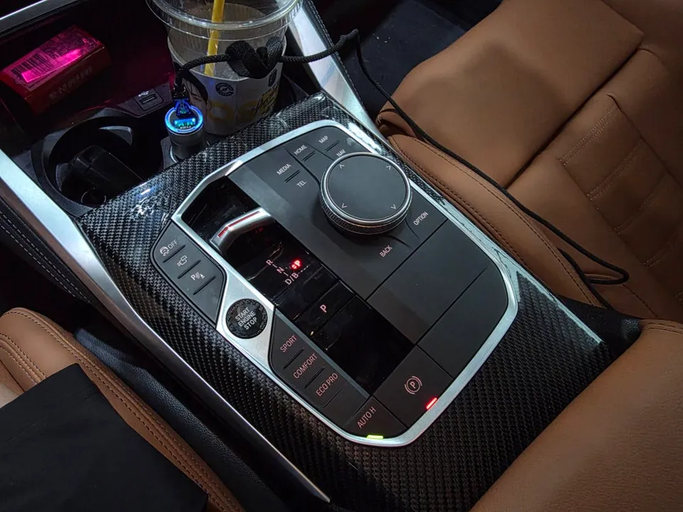 BMW i4 Steering Wheel Customization Review — Enhanced Interior photo 2