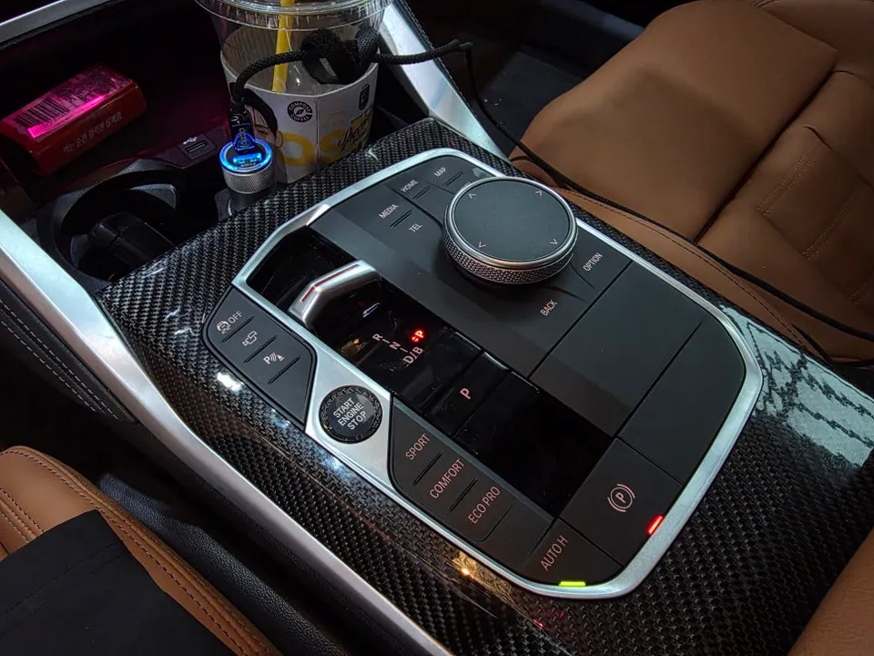 BMW i4 G26 steering wheel - BMW i4 Steering Wheel Customization Review — Enhanced Interior photo 5
