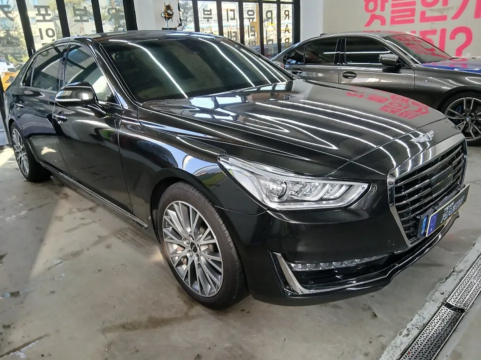 Genesis EQ900のカーラッピング事例|費用目安・仕上がり 施工写真 3-3