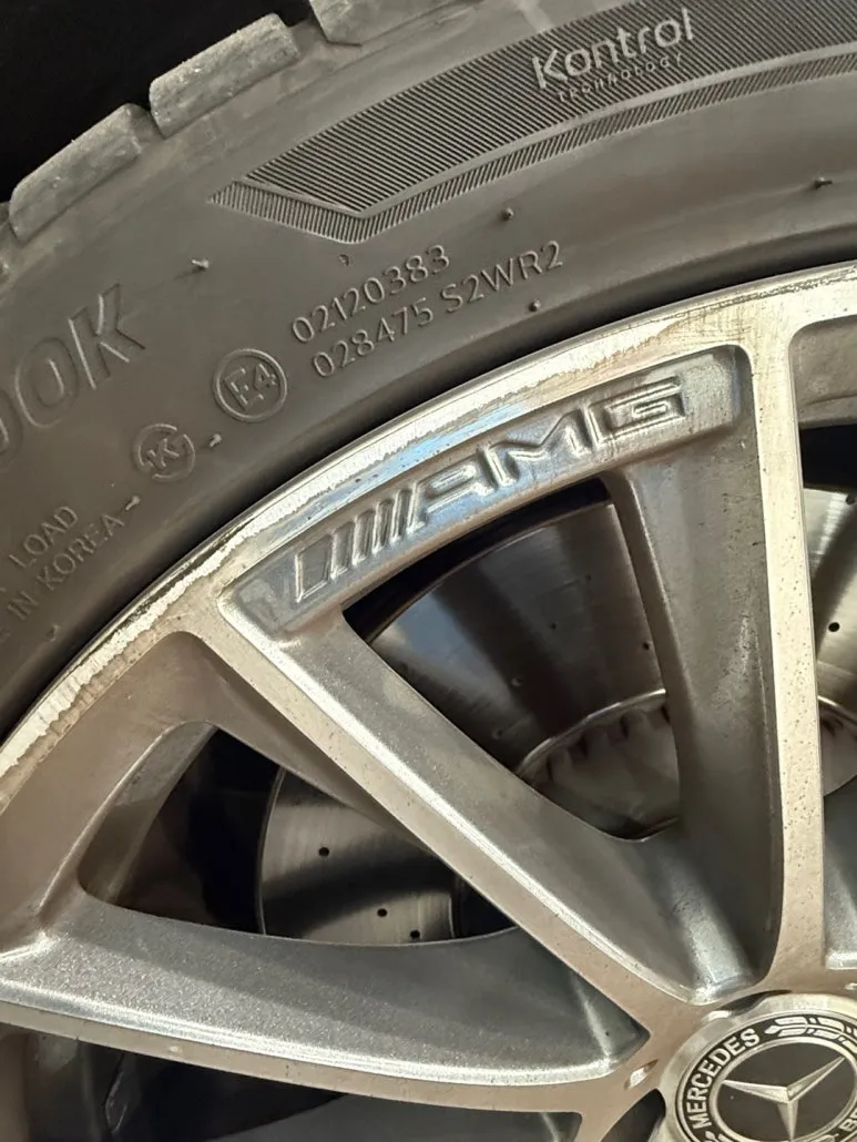 Mercedes-Benzのホイールリペア・塗装事例 施工写真 4-1