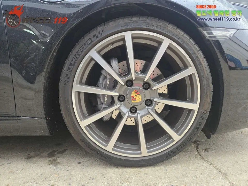 Porsche 911 Wheel Repair & Painting Review — Custom Two-Tone Fini photo 2