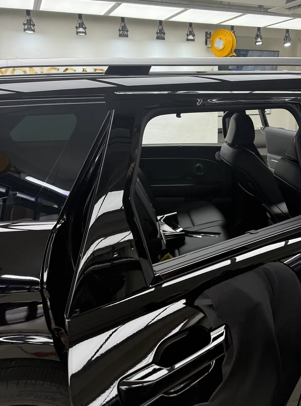 Hyundai Palisadeのカーラッピング事例｜費用目安・仕上がり 施工写真 3-1