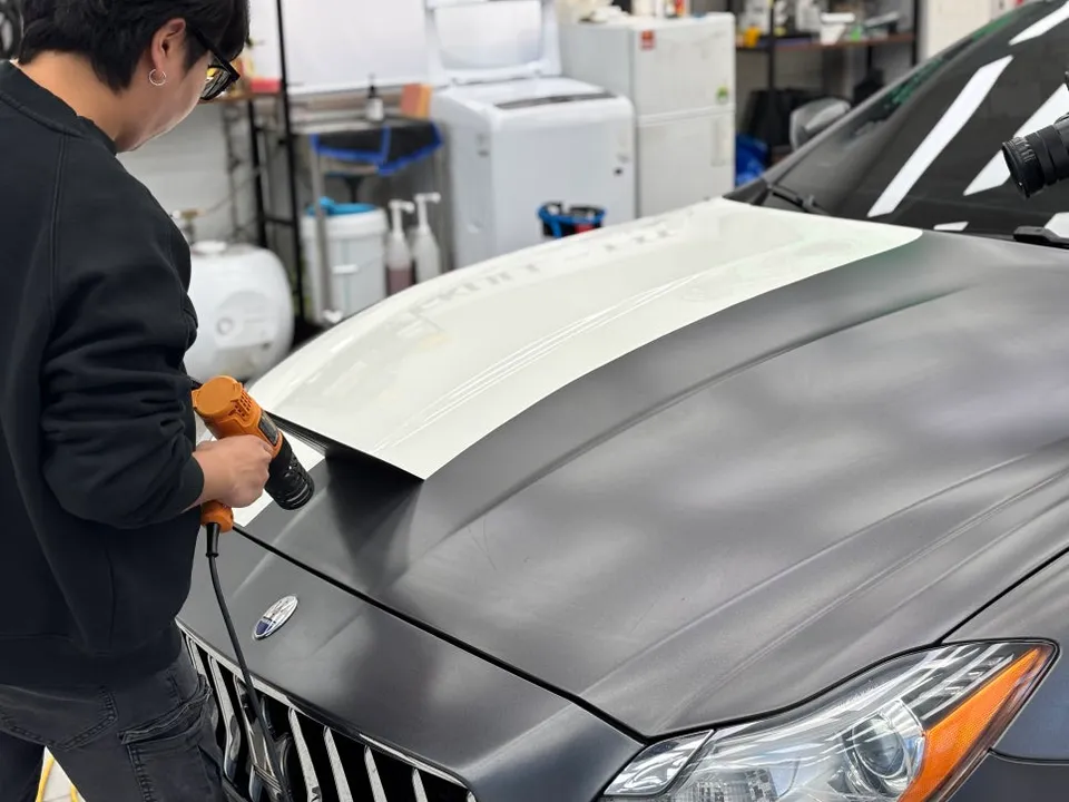 Maserati Quattroporteのカーラッピング事例|費用目安・仕上がり 施工写真 3-2