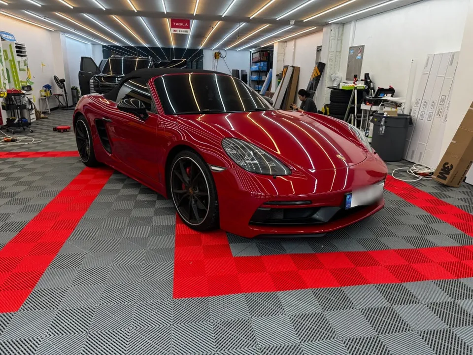ポルシェ 718 ボクスター GTS カーラッピング事例|費用目安・仕上がり 施工写真 1-3