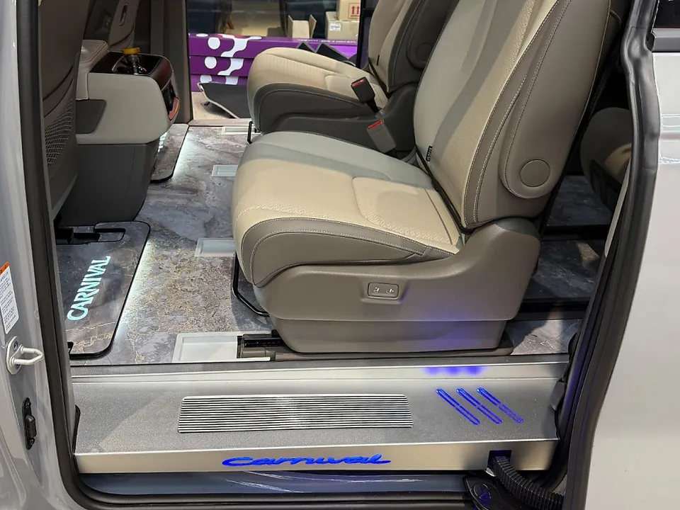 Kia Carnival interior customization - Kia Carnival Interior Customization Review: Luxury Marble Floor U photo 3