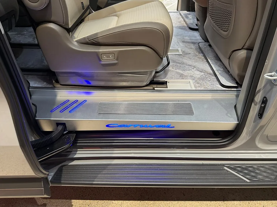 Kia Carnival interior customization - Kia Carnival Interior Customization Review: Luxury Marble Floor U photo 4