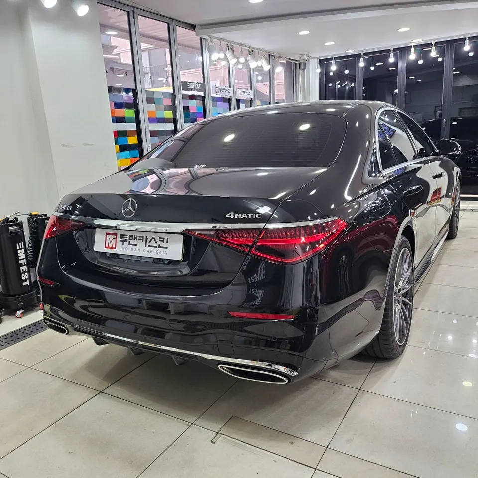 メルセデス・ベンツ Sクラス W223 カーラッピング事例 施工写真 2-2