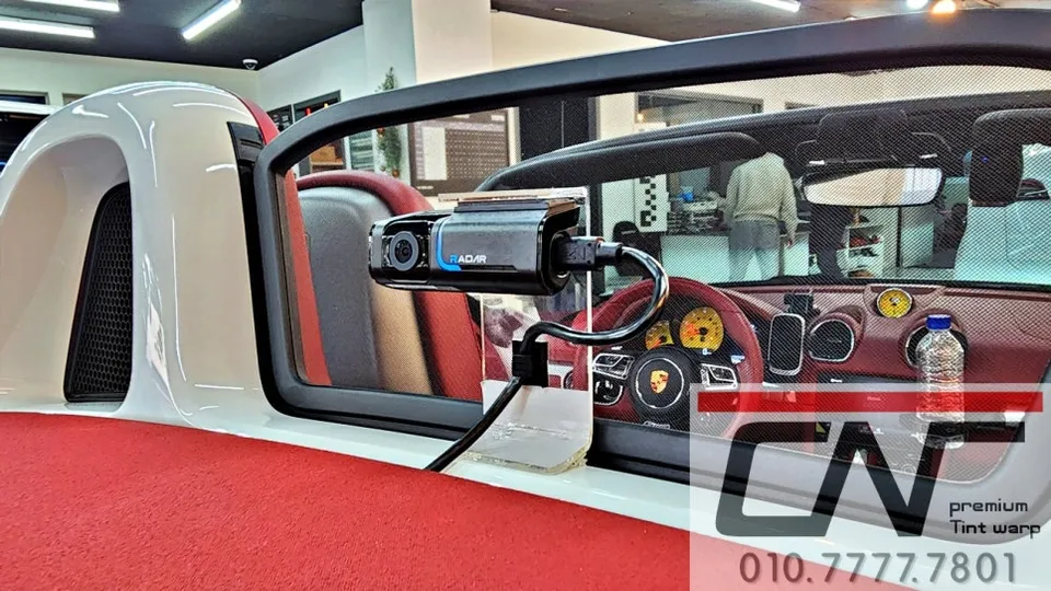 Porsche 718 Boxsterのドラレコ取付事例｜費用目安・仕上がり 施工写真 1-3