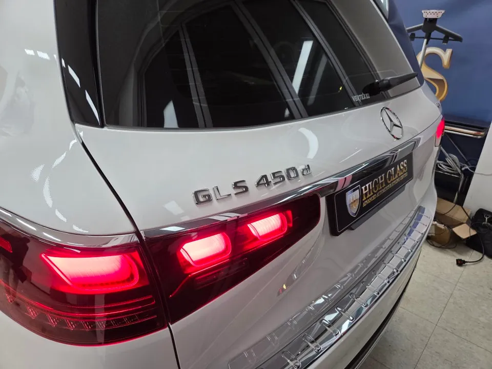 Mercedes-Benz GLS ambient lighting - Mercedes-Benz GLS Ambient Lighting Review: Cost & Results photo 3