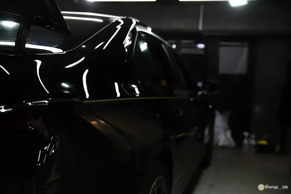 BMW 7 Series G11 vinyl wrap - BMW 7 Series G11 Vinyl Wrap Review — Duo-Tone Style photo 4