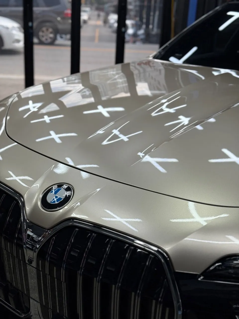 BMW 7 Seriesのカーラッピング事例｜費用目安・仕上がり 施工写真 4-2