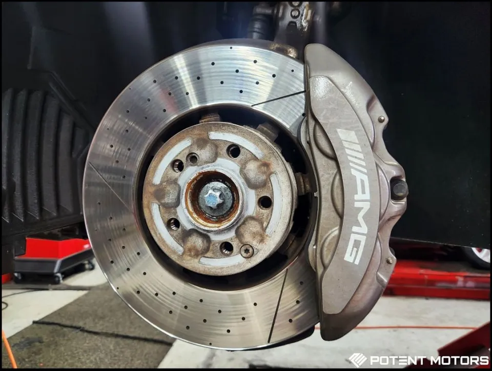 Mercedes-Benz GT43AMG caliper painting - Mercedes-Benz GT43AMG Caliper Paint Review — Stunning Yellow Fini photo 4