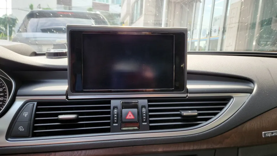 Audi A7 surround view camera - Audi A7 Surround View Camera Installation Review photo 3