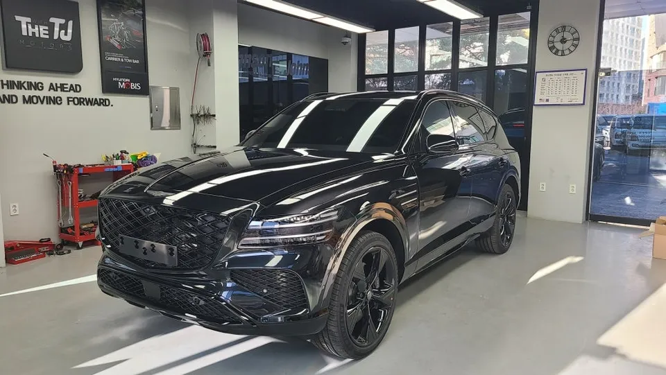 Genesis GV80 body kit installation result